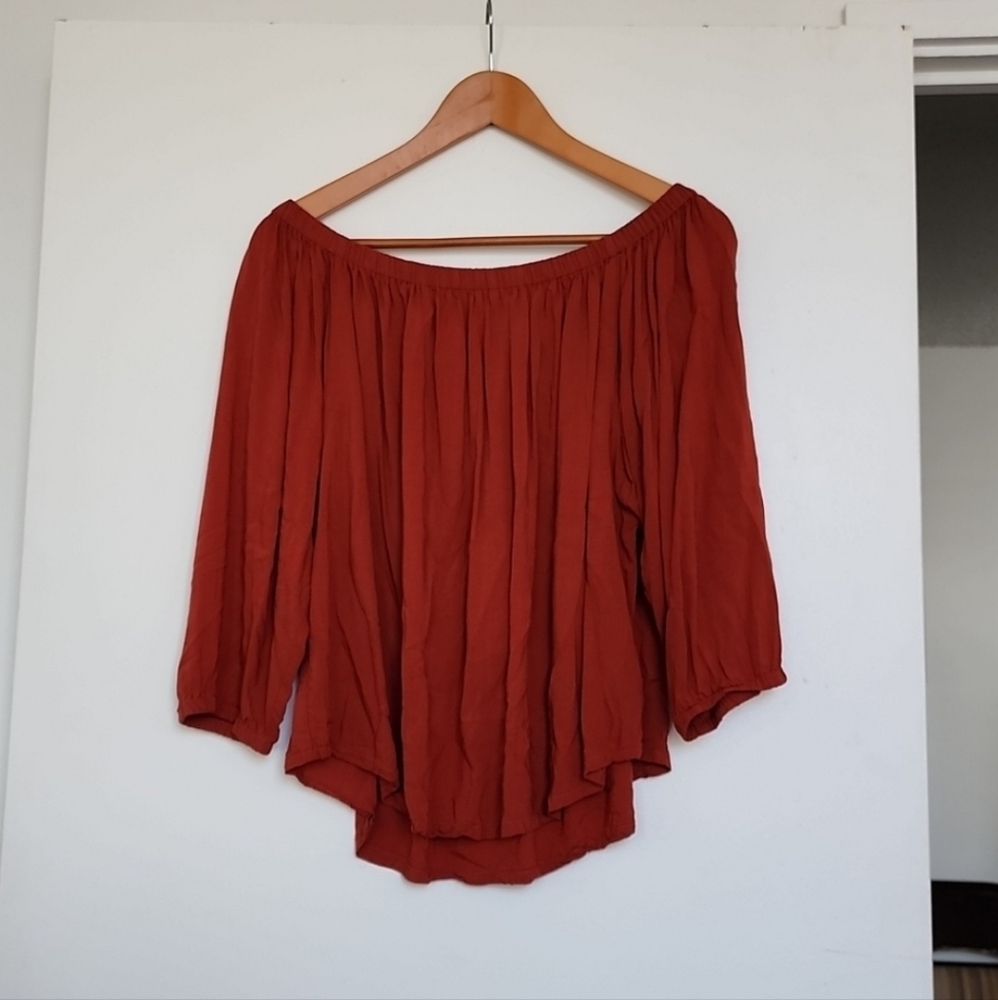 Fighting Eel Ava Sky off the shoulder top